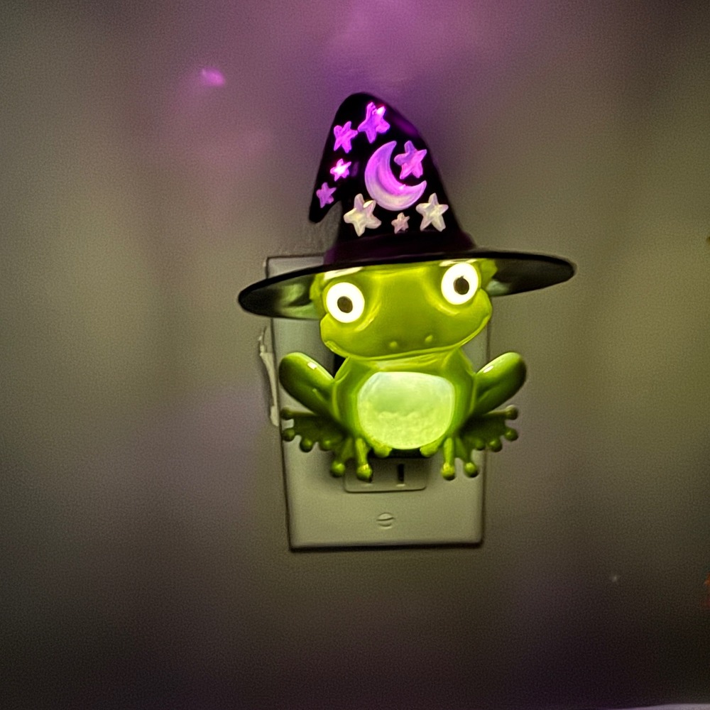 Bath & Body Works Wallflowers Halloween Witch Frog Nightlight Fragrance Plug